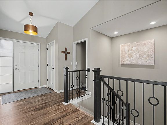 3rd image of 3422 Forest Valley Ct NE