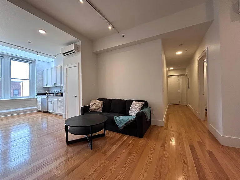 133 Mathewson St #303 — Photo 15