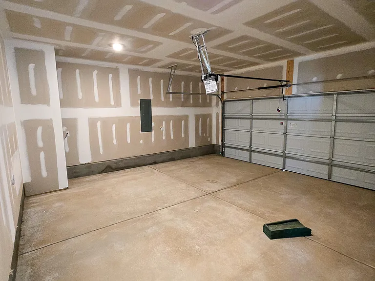 877 Bullhorn Dr — Photo 45