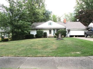 1071 Brandon Rd, Cleveland Heights, OH 44112