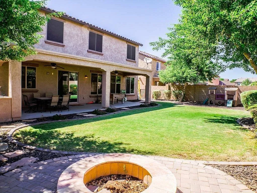 5 bed, 3662 sqft, $3,450 — Photo 2