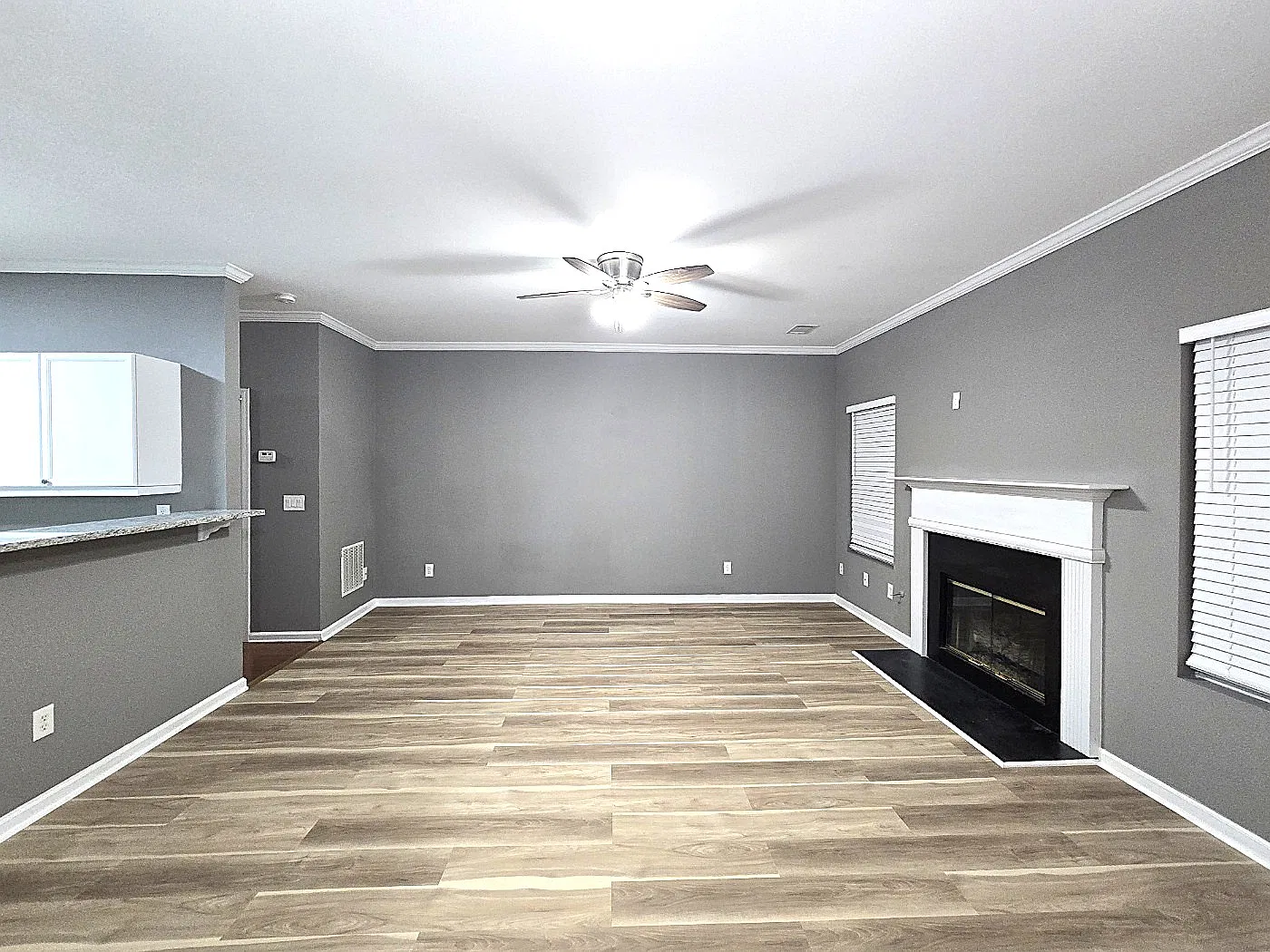 3 bed, 2.5 bath, 1798 sqft, $2,190 — Photo 2