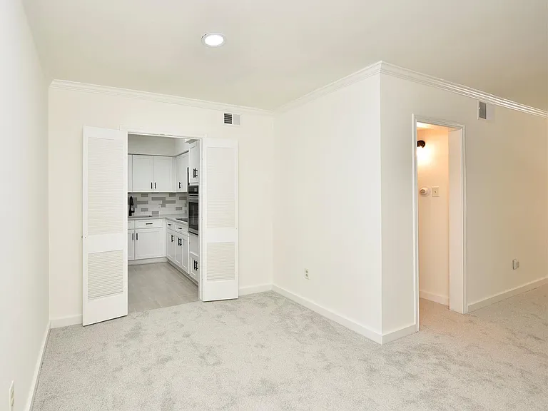 2600 Bellefontaine St #A21 — Photo 20