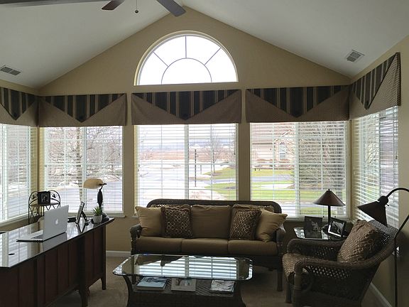 2nd image of 9743 Eagle Ln