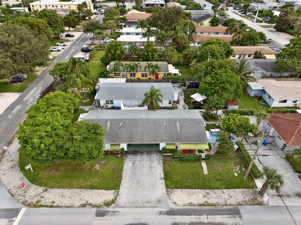 239 NE 24th Ave, photo 2