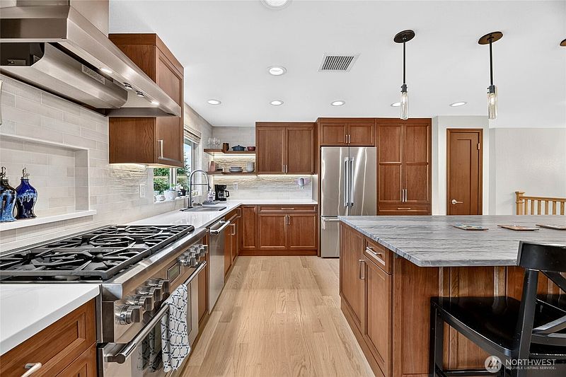 5th image of 2315 SW 118th Court