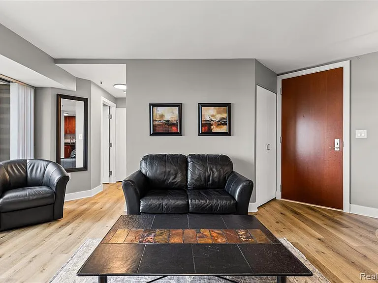 1001 W Jefferson Ave #7G — Photo 14