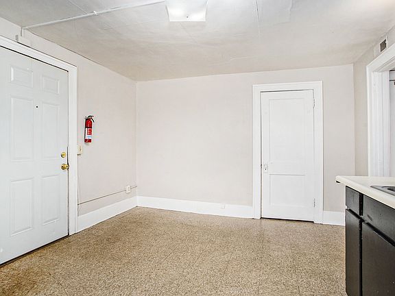 5th image of 908 S Park St APT 2