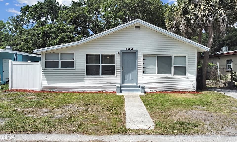 1st image of 806R Palm Bluff St