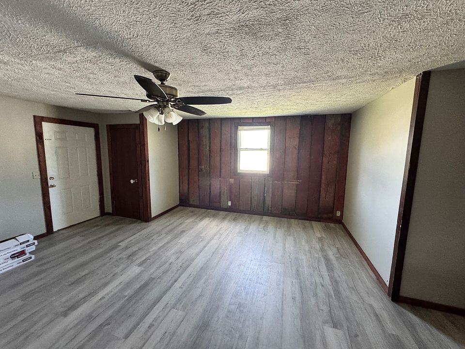 1st image of 940 S Highland Ave #940