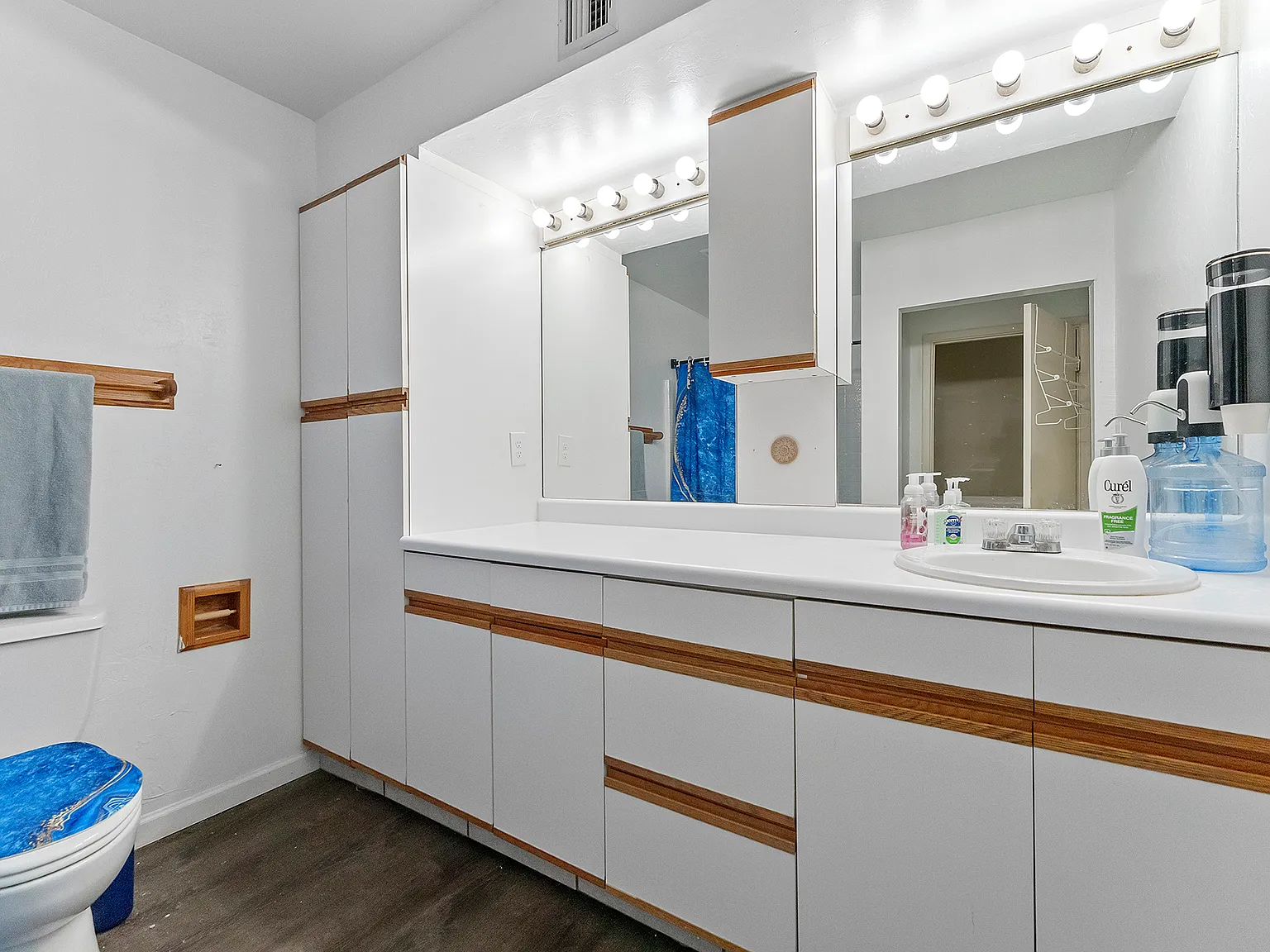 6 bed, 3000 sqft, $850 — Photo 4