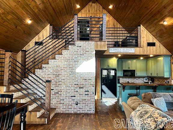 4th image of 304 Tranquil Ln