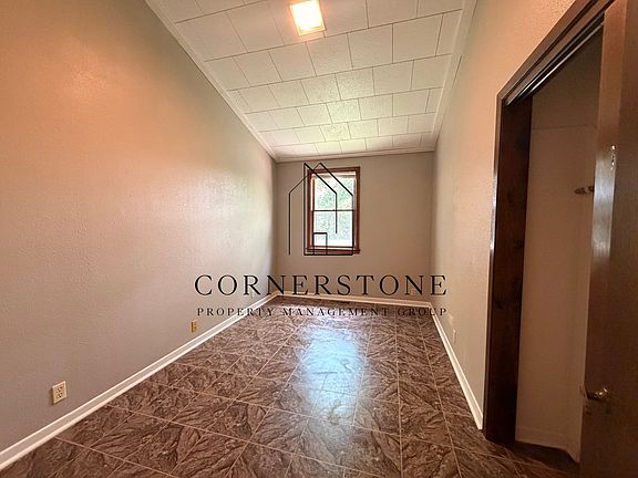 4th image of 2540 Edgewood Dr #1