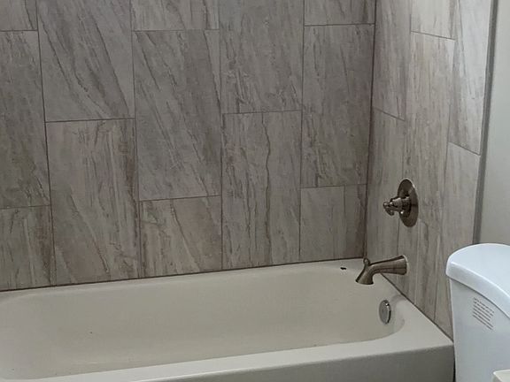 5th image of 734 N Montgomery St