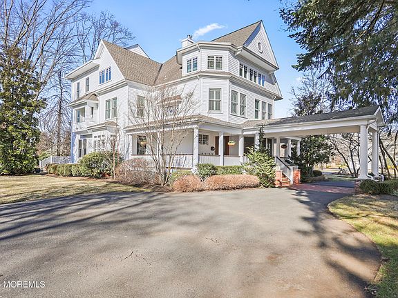 4th image of 297 Sycamore Avenue