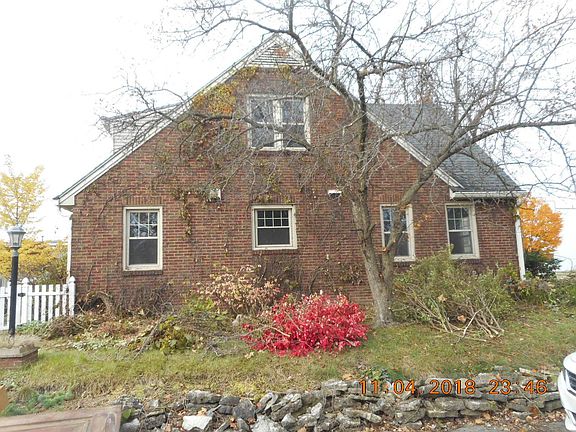 3rd image of 220 E Washington St