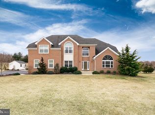 4 Cooper Ct, Cream Ridge, NJ 08514