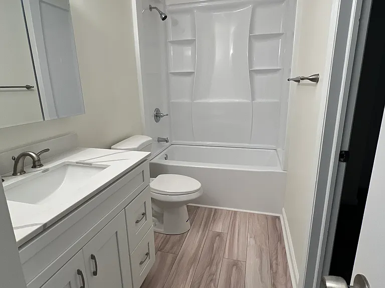 Shaker Heights Apartments — Photo 6