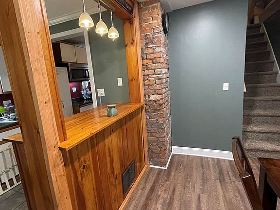 2nd image of 3 Riverview St