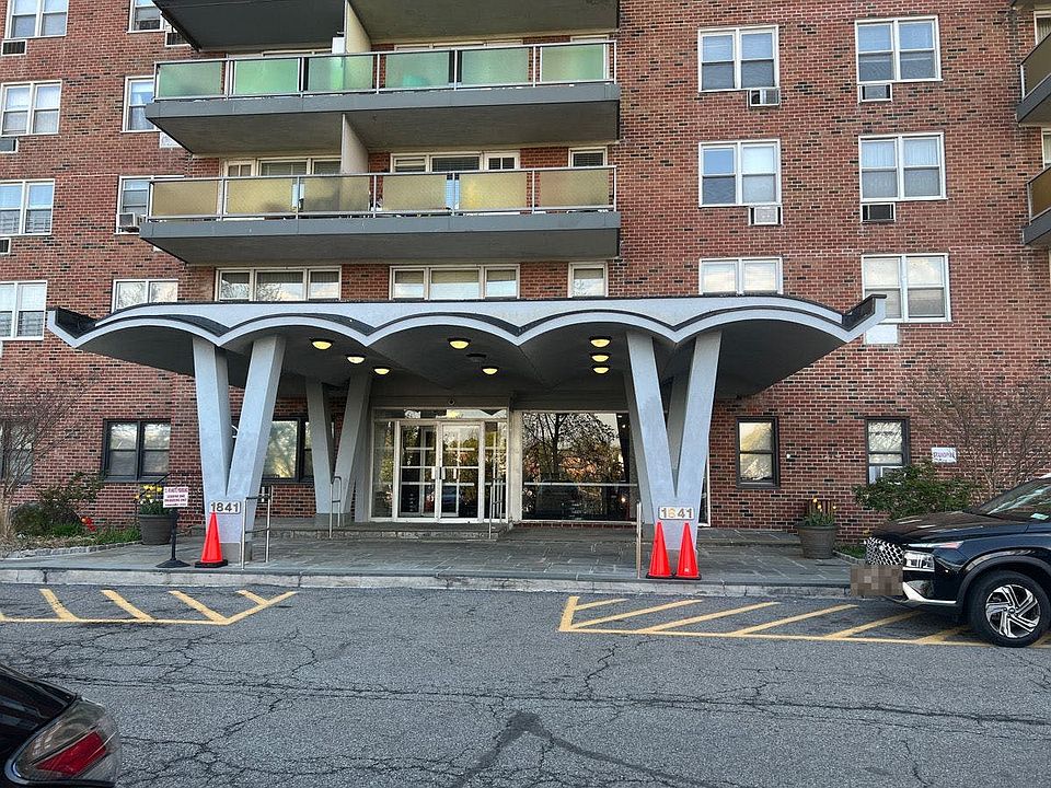 2nd image of 1841 Central Park Ave