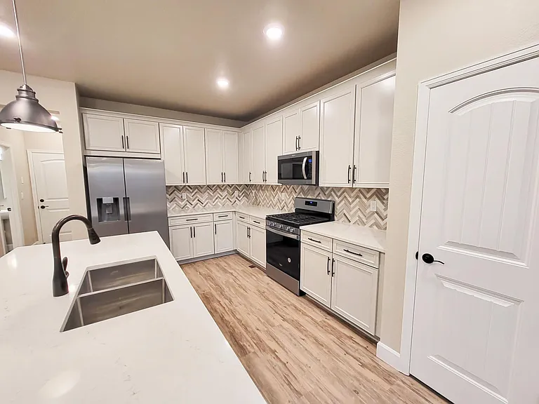 7128 Othello St — Photo 5