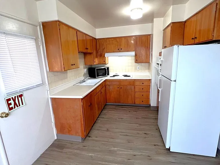 450 Saint Lawrence Ave #A — Photo 3