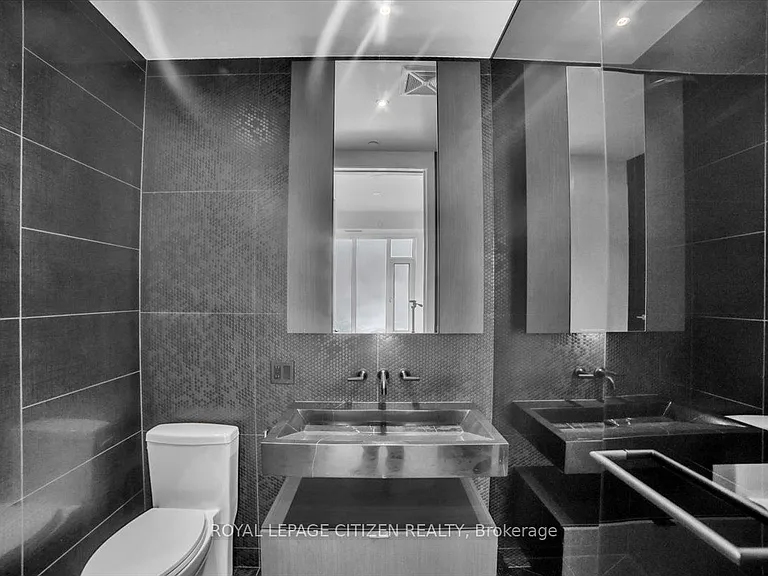 11 Yorkville Ave #6007 — Photo 19