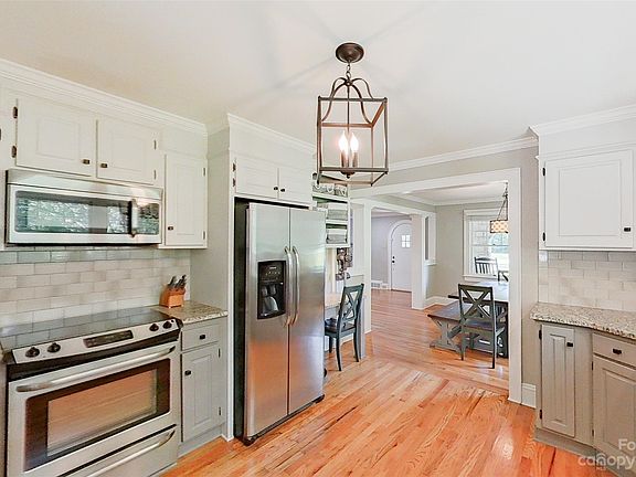 4th image of 603 N Oakland St