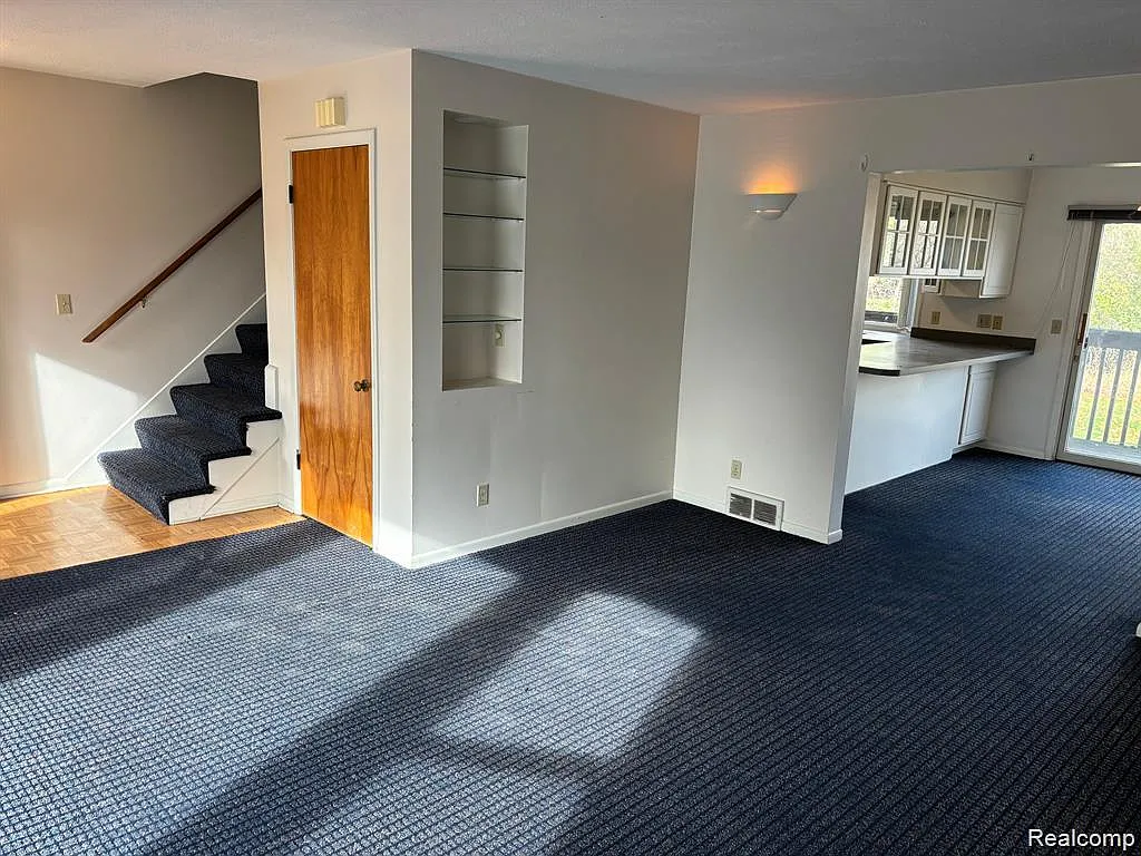 3 bed, 1.5 bath, 1792 sqft, $1,600 — Photo 4