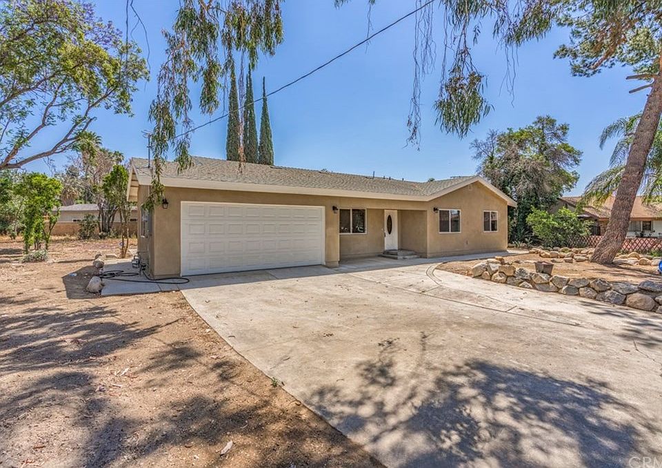 1st image of 6685 Del Rosa Ave