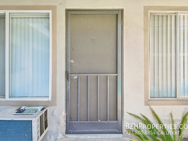 1220 N Ogden Dr #8 — Photo 14