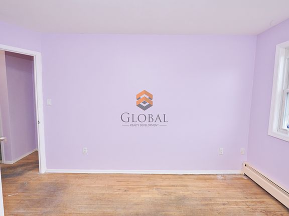 5th image of 444 Bolton Ave #3