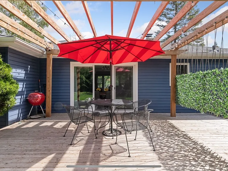 2926 Bay St — Photo 24