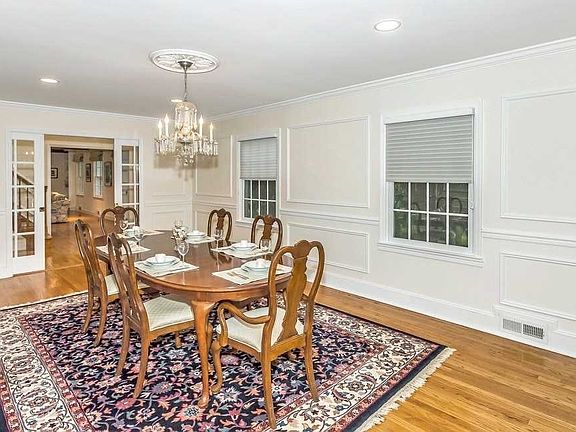 5th image of 12 Birchdale Ln