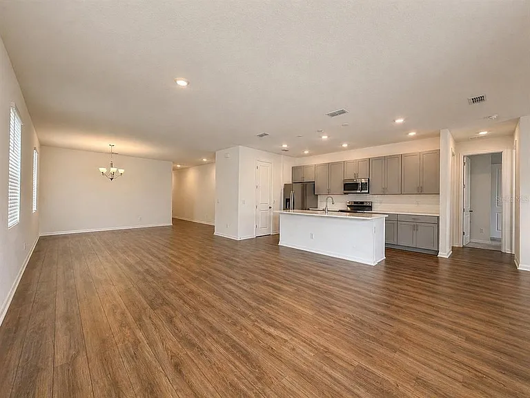 2272 Derwent Dr — Photo 13