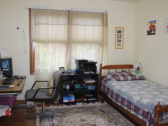 Upstairs bedroom 2