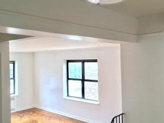 2nd image of 3434 Knox Pl APT 3E