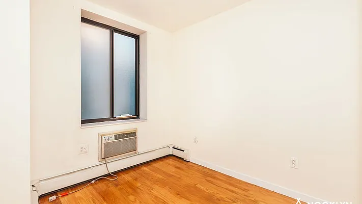 Rented by Nooklyn NYC LLC | media 44