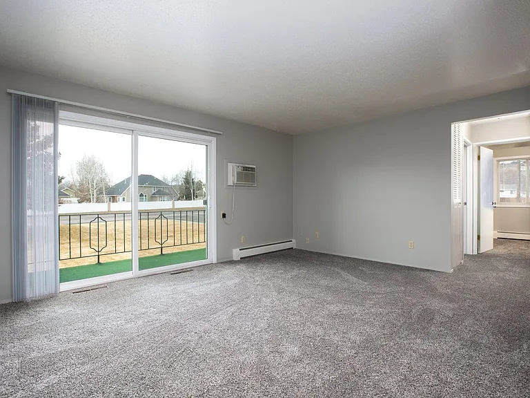 Colton Heights Apartments — Photo 37
