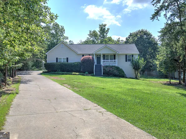 49 Indian Hills Dr, Rydal, GA 30171