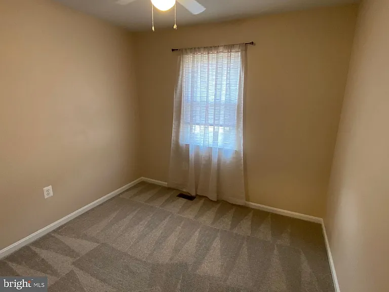 1210 Thomas Jefferson Pl — Photo 6