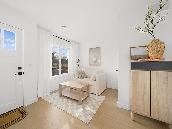 5th image of 32929 Cherry Ave #9