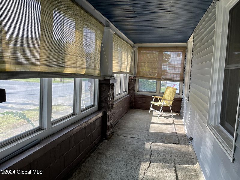 3rd image of 11 Pender Street