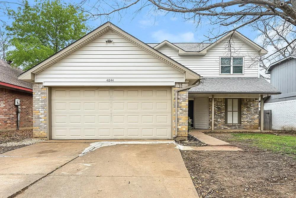 3 bed, 2.5 bath, 1688 sqft, $2,130 — Photo 1