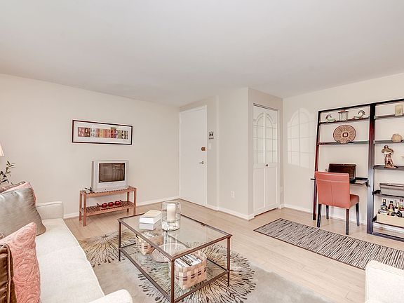 4th image of 820 S Arlington Mill Dr #3-302