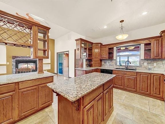 3rd image of 6324 Franklin Desert Dr