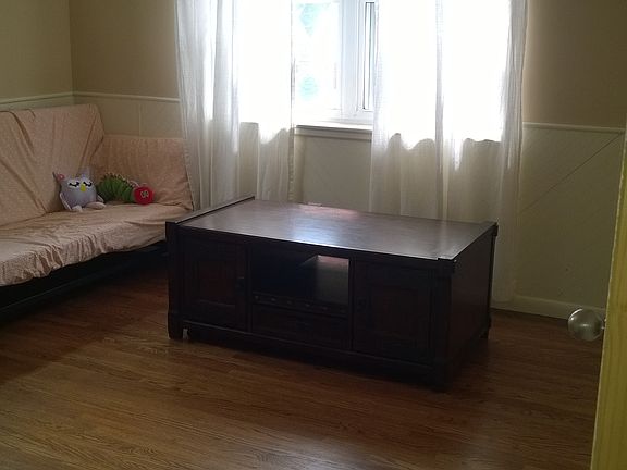 3rd image of 3674 Edgebrook Dr