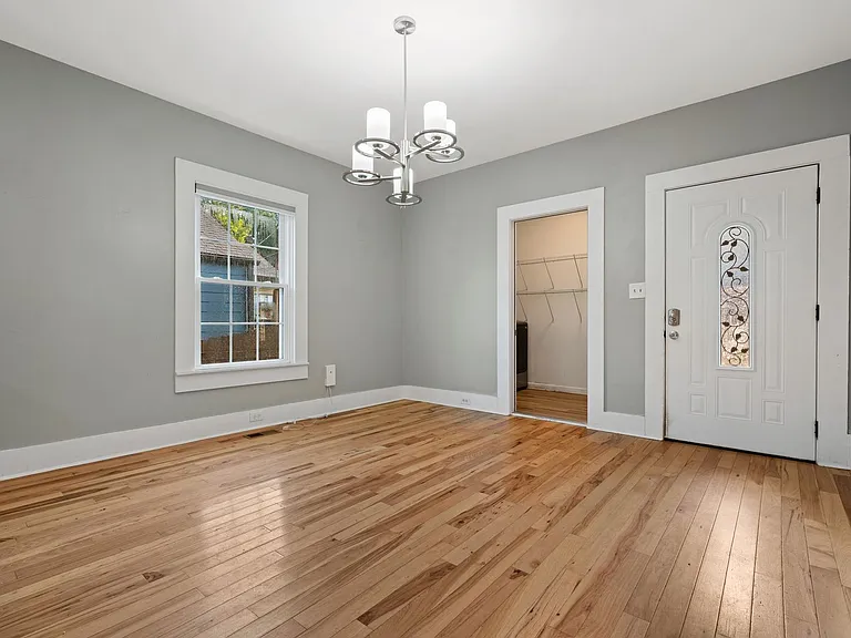 1103 Calvin St — Photo 5