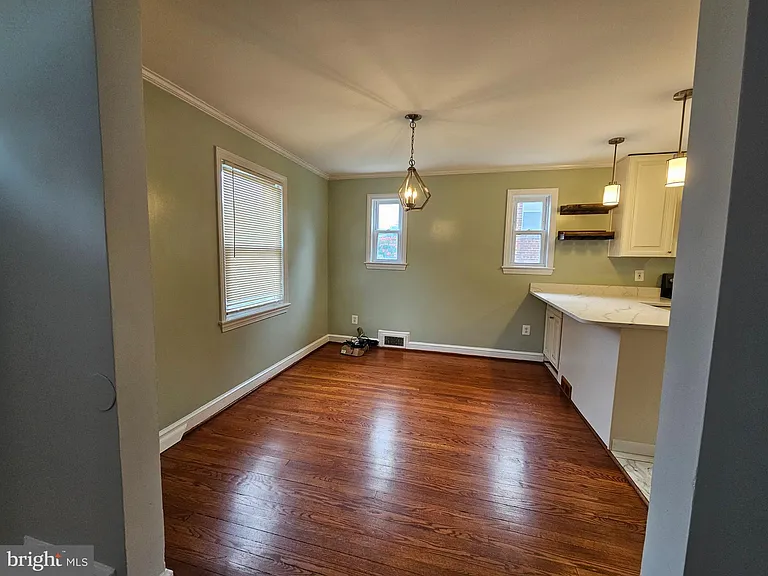 1509 Jefferson St — Photo 8