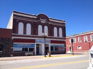 1136 6th St APT 2, Nevada, IA 50201